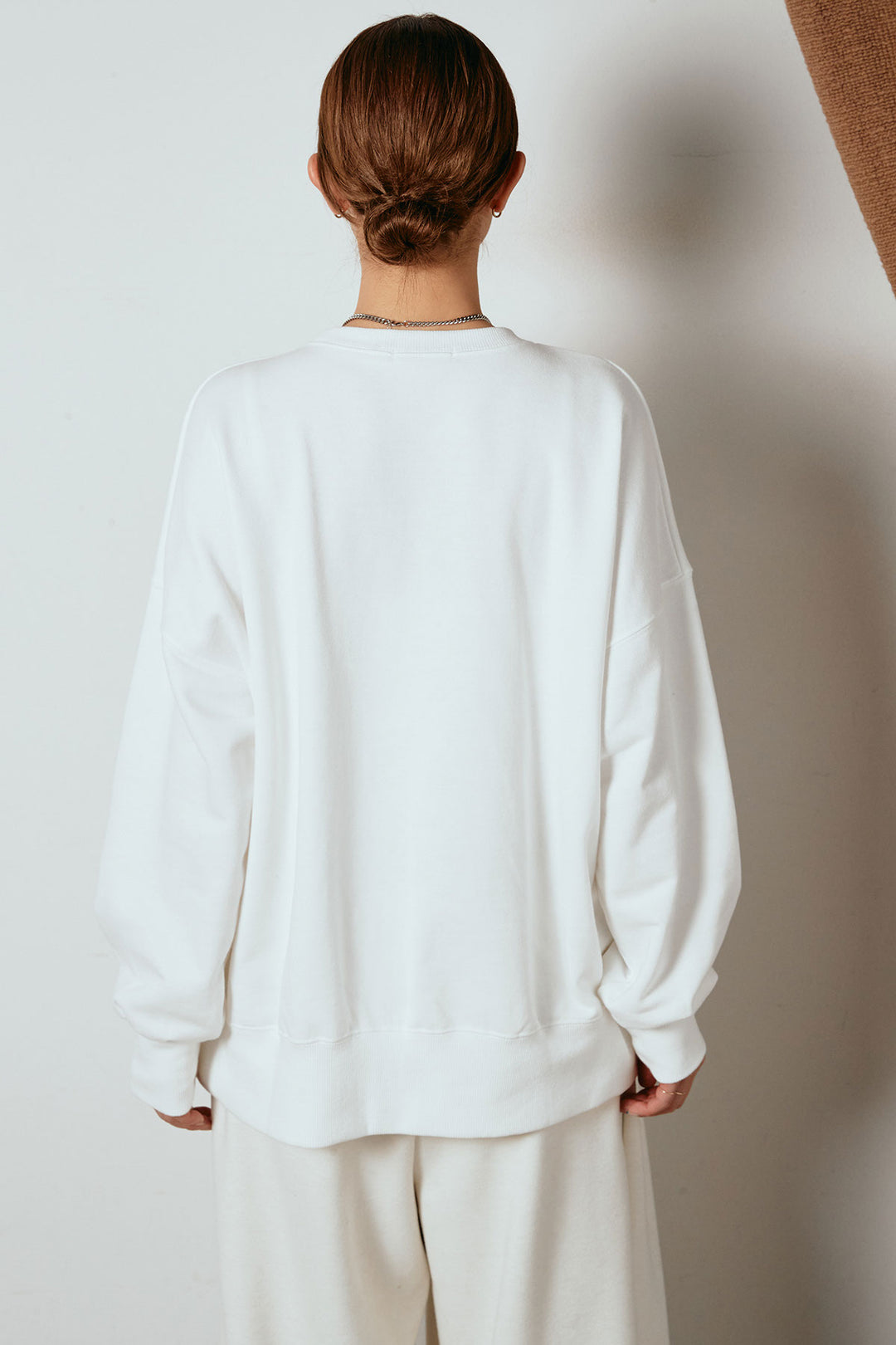 [SET]フロントロゴスウェットプルオーバー+カップ付きレースドッキングキャミソール(2set)