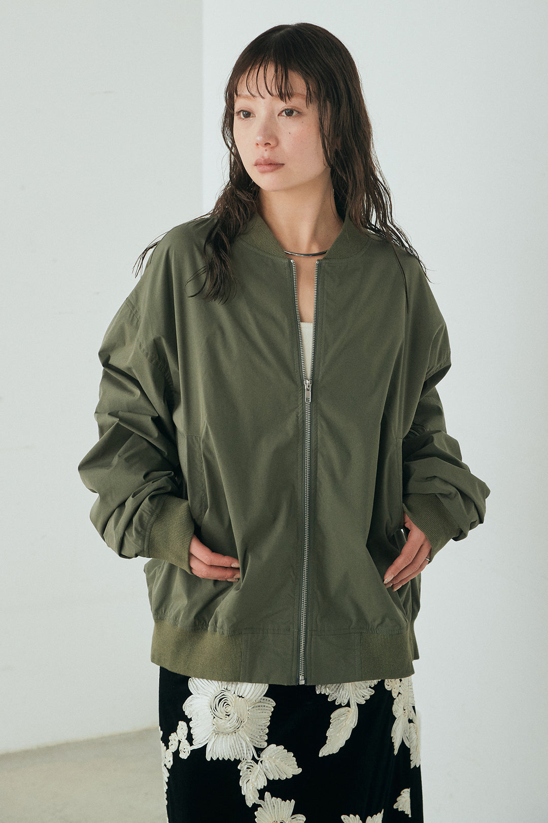 [SET]袖シャーリングオーバーサイズMA1+総レースキャミワンピース(2set)