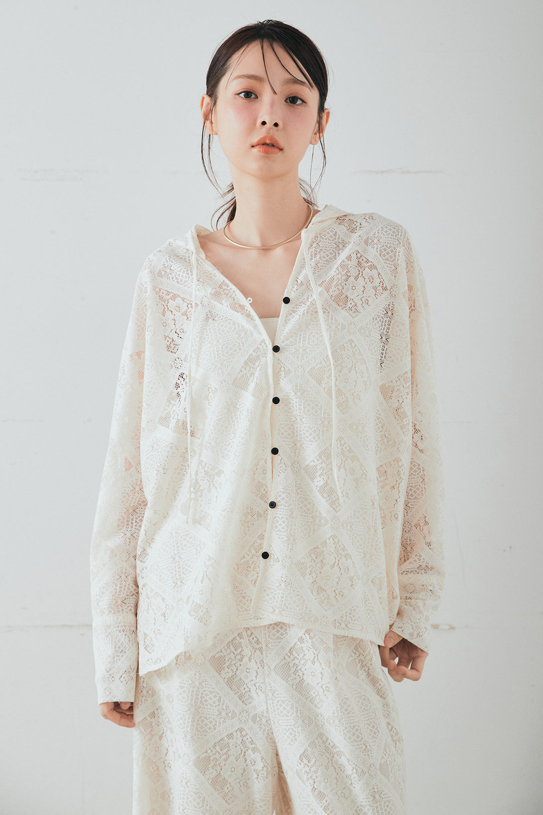 ブロックレースフード付きブラウス