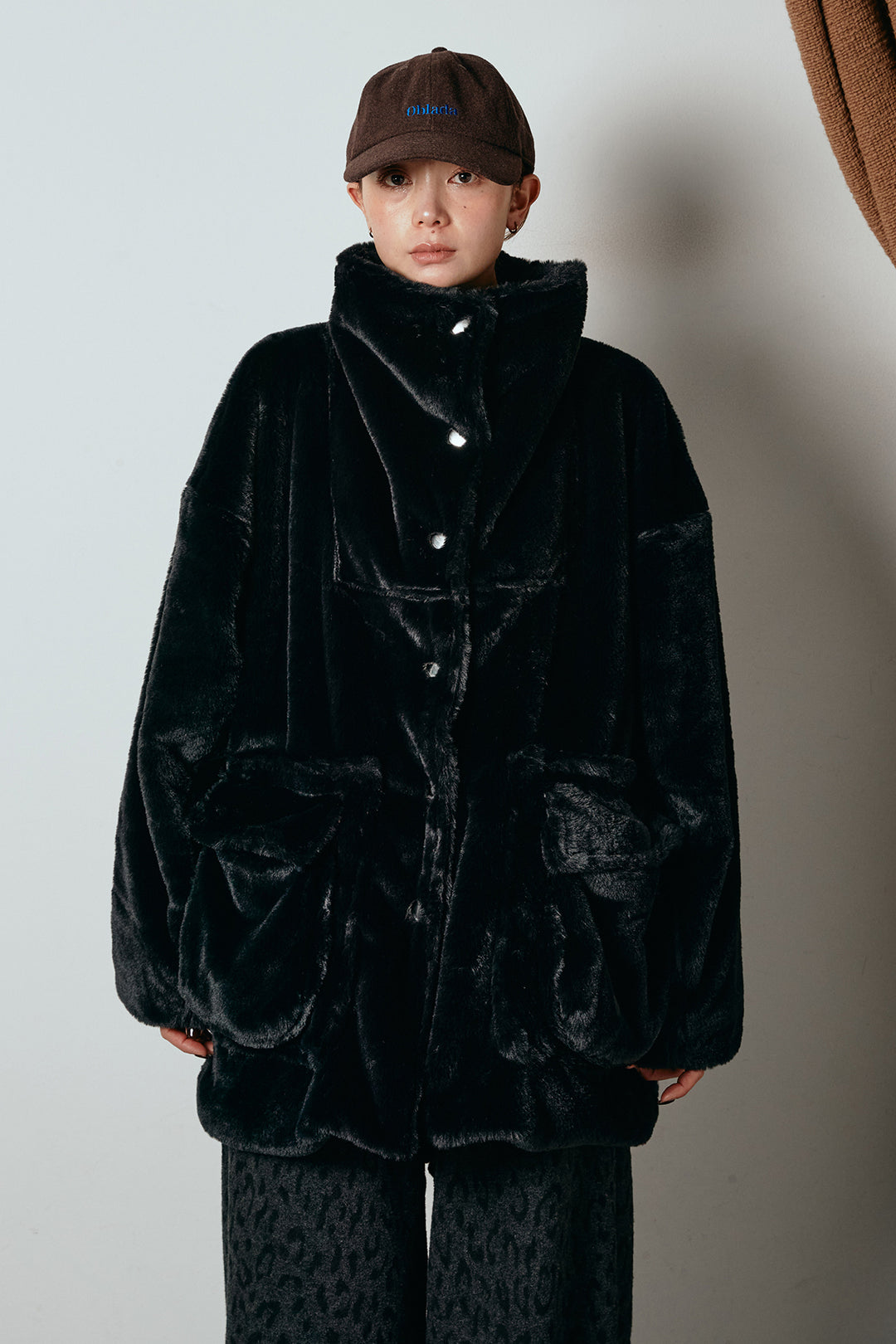 [SET]スタンドネックファーコート+フェイクレザー太ベルト付きタックワイドパンツ(2set)