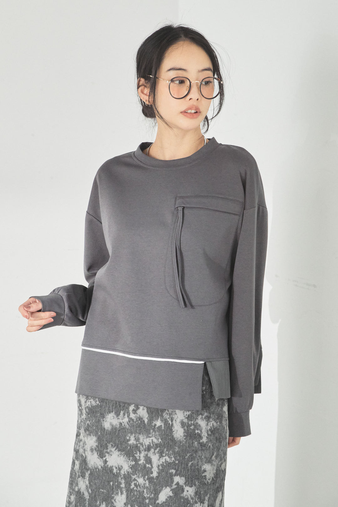 裾アシンメトリーポケットデザインプルオーバー/グレー