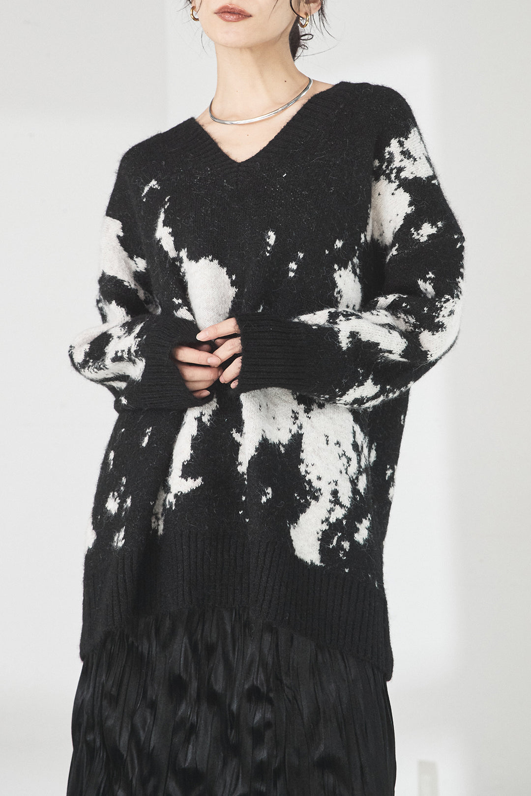 [SET]アブストラクト柄ニットプルオーバー+フロントジップデニムスカート(2set)