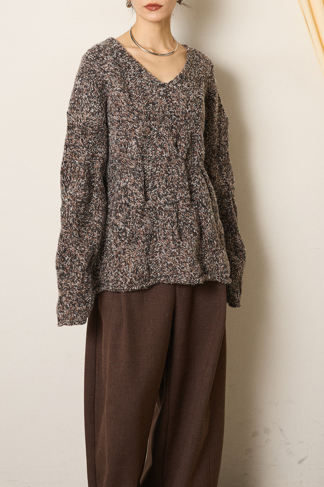 Vネックミックス編みニットトップス