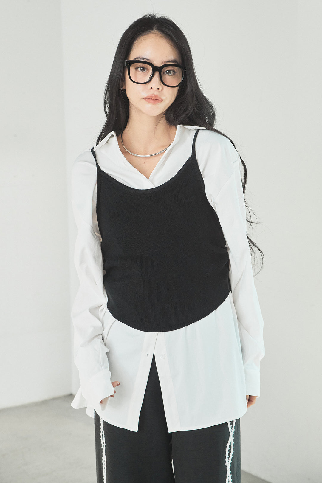 [SET]ニットキャミ付きシャツ+刺繡テープラインパンツ(2set)