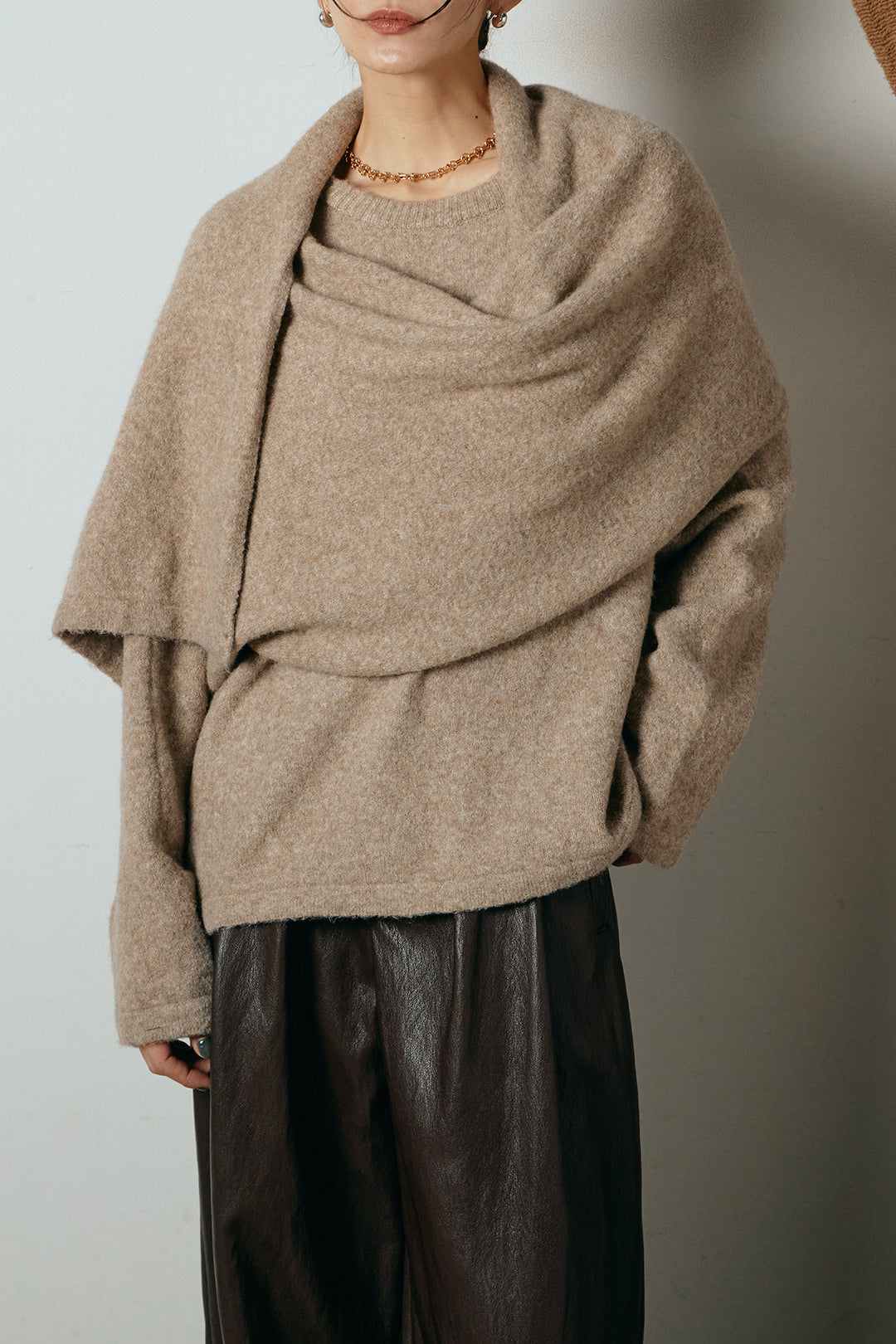 ネック巻きデザインニットトップス