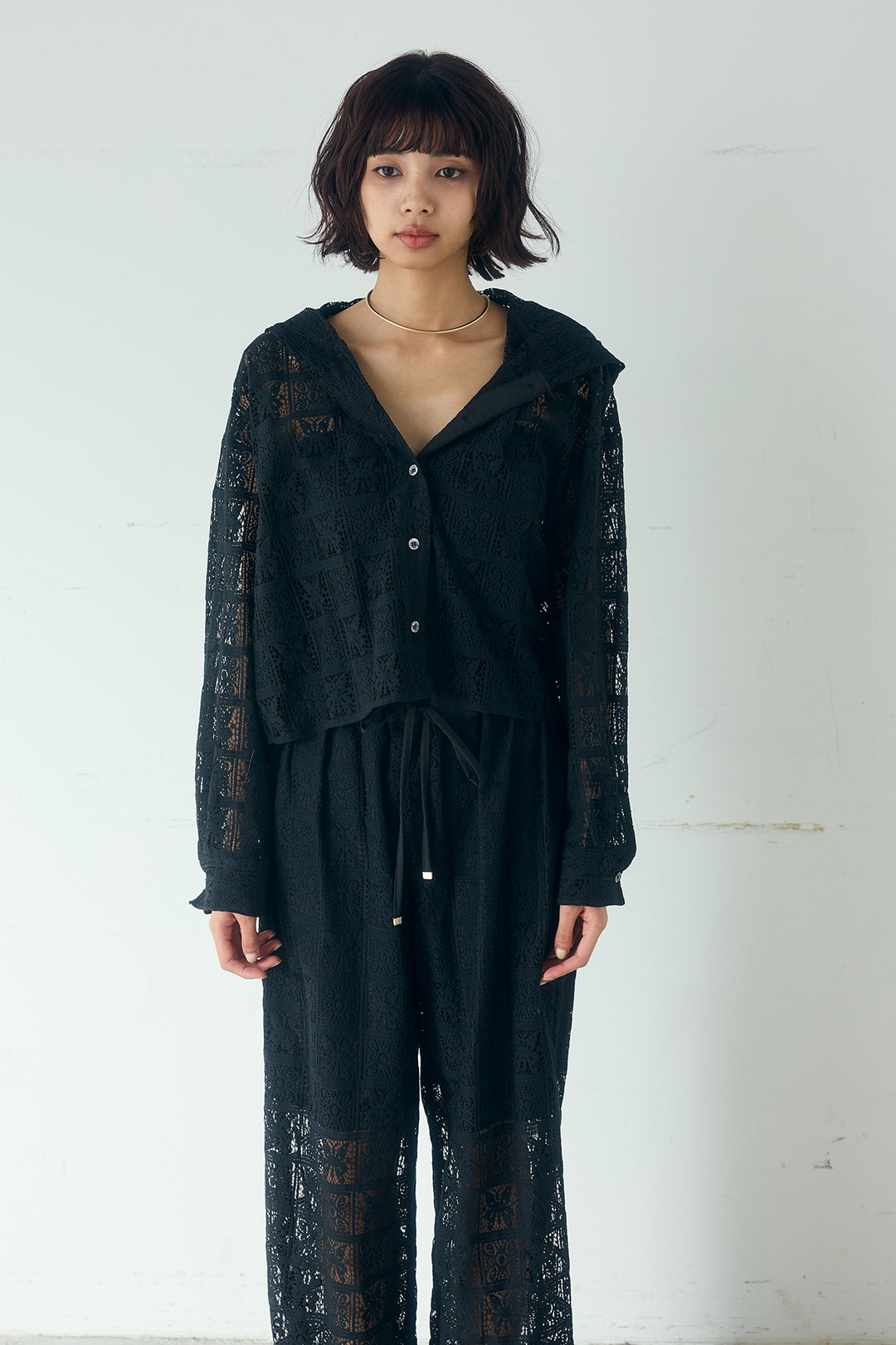 [SET]パッチワークレースショート丈フードシャツ+パッチワークレースイージーパンツ(2set)