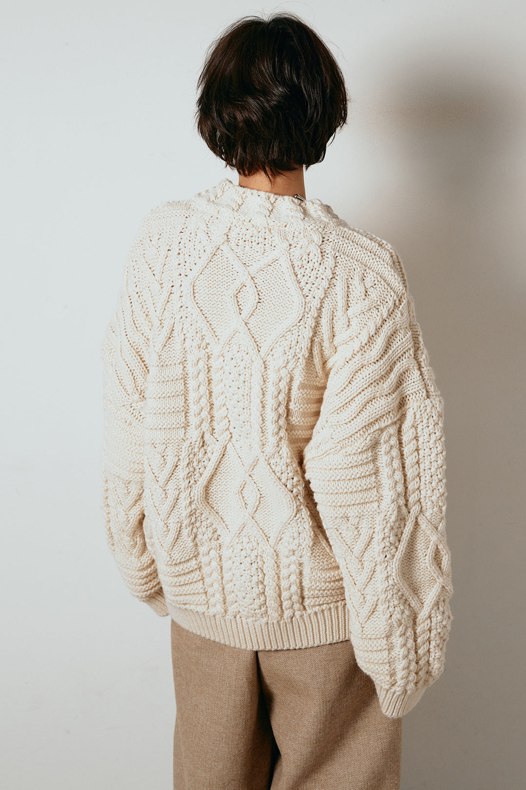 アラン柄ミックスケーブルニット