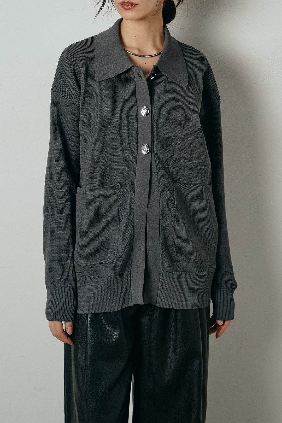 メタル釦衿付きニットカーディガン