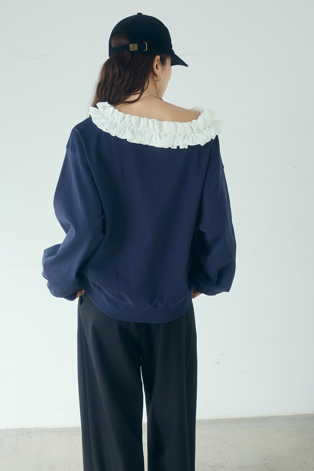 [SET]ネックギャザーフリルスウェット+ランダムタックデザインワイドパンツ(2set)