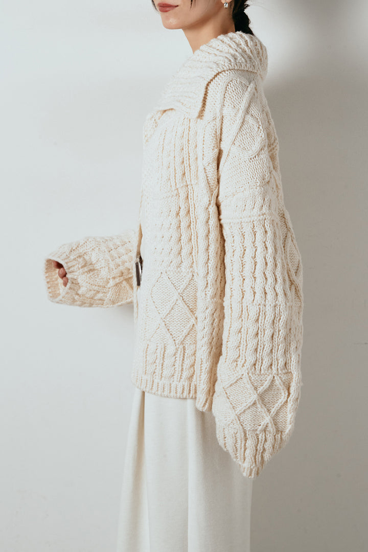 ビッグカラーケーブル編みニットトップス