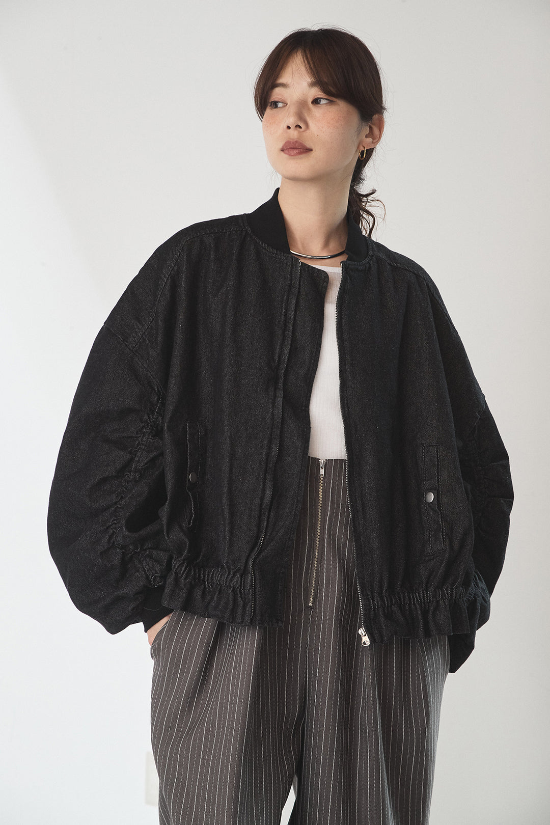 [SET]袖シャーリング裾フリルデニムブルゾン+レオパードサテンナロースカート(2set)