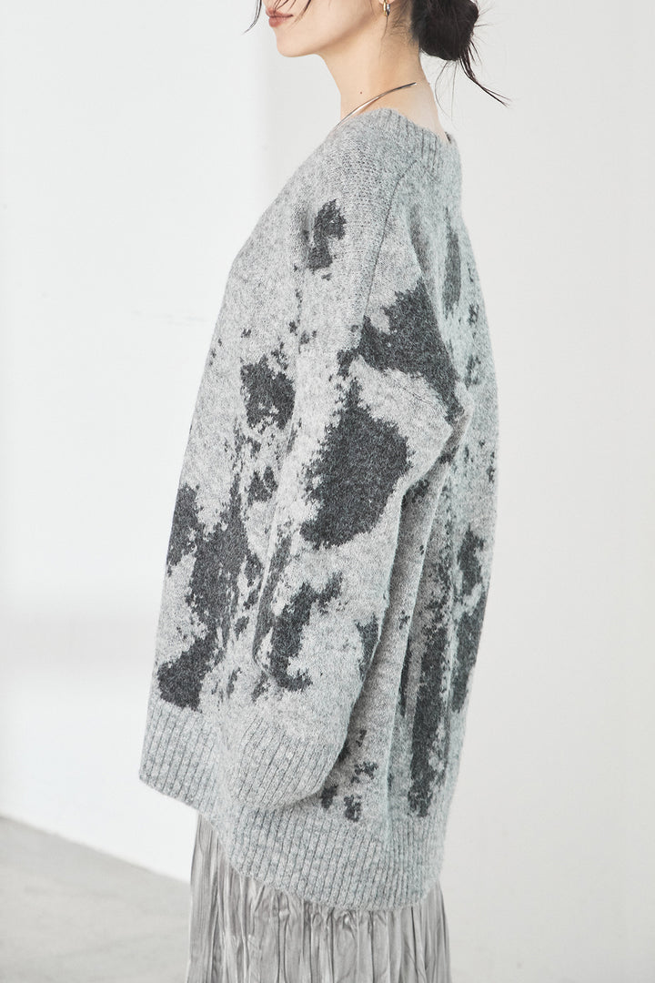 アブストラクト柄ニットプルオーバー