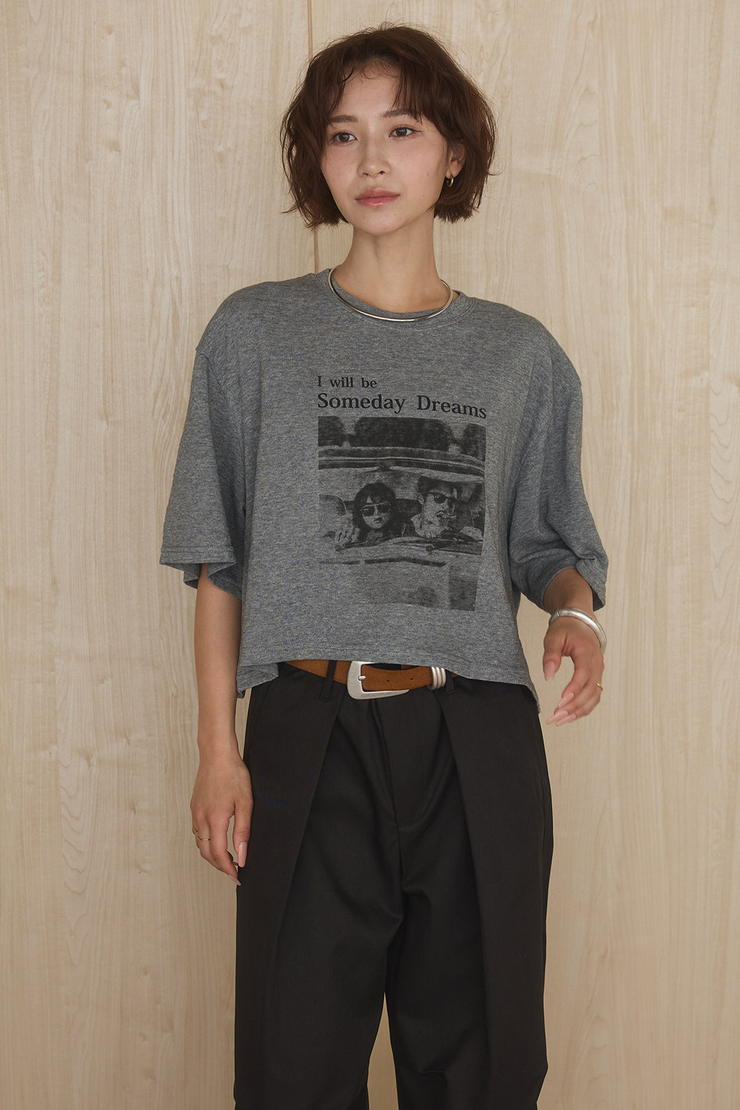 [SET]グラフィックサムデイワイドクロップドT+ニーサイドタックウエストドロストパンツ(2set)