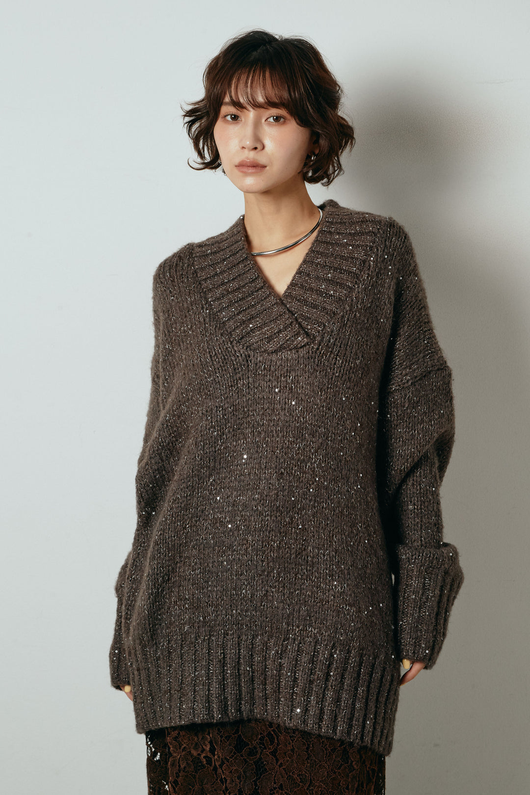 [SET]Vネックラメニットトップス+レース刺繍レイヤードフレアパンツ(2set)