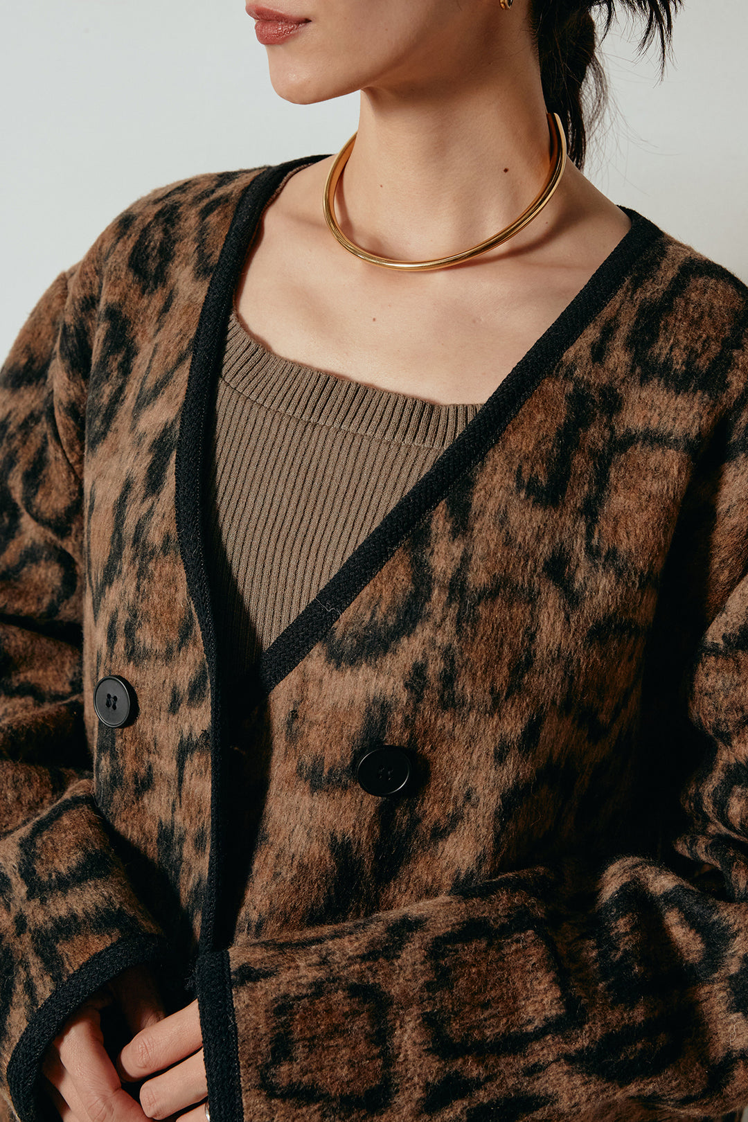 ノーカラーレオパード柄アウター