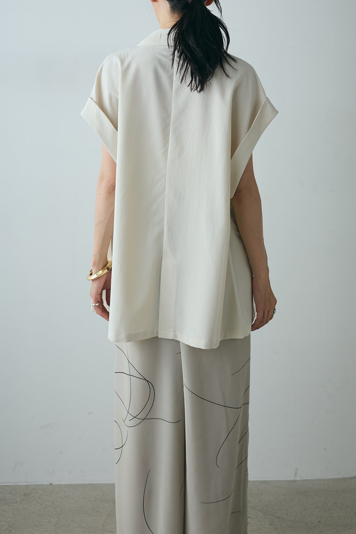 【チャイティーラテ】グレー ノースリーブ TAGEECHITA TAGEECHITA / TAGEECHITA JAPAN ONLINE STORE