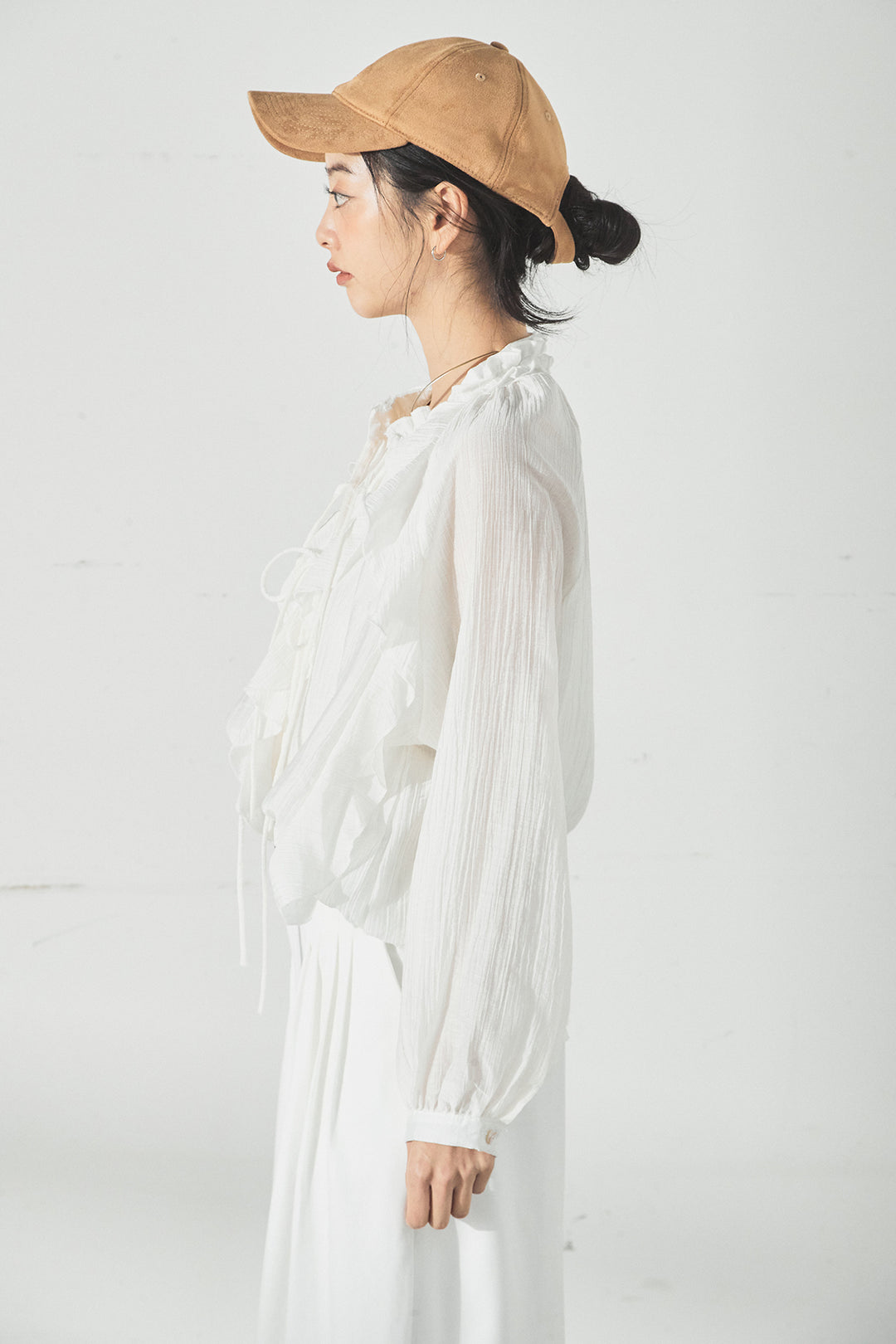 フロントリボンフリルブラウス