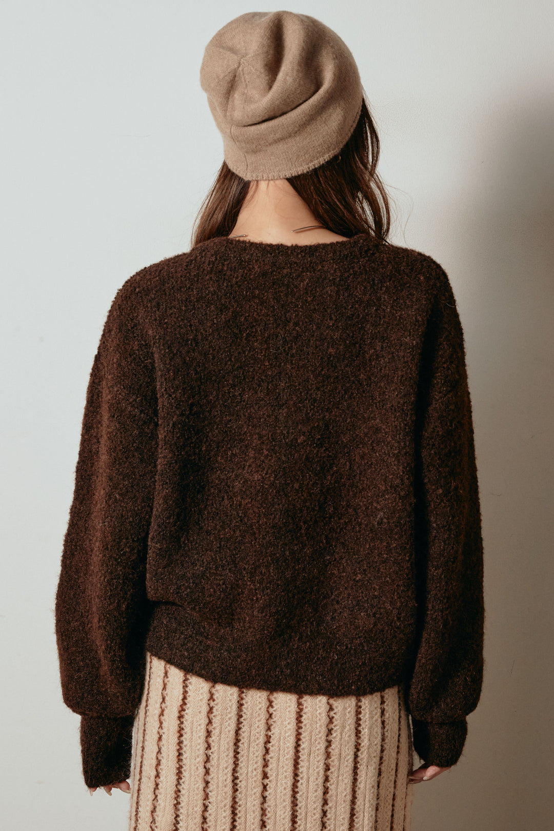 テープ刺繍ニットカーディガン