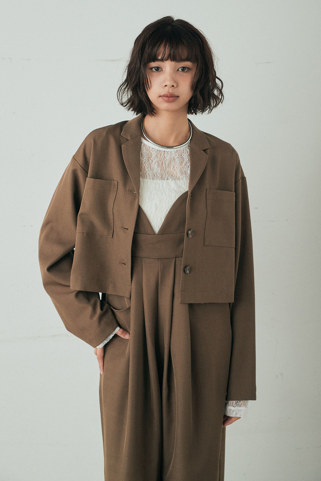 バックジップデザインショートツイルジャケット