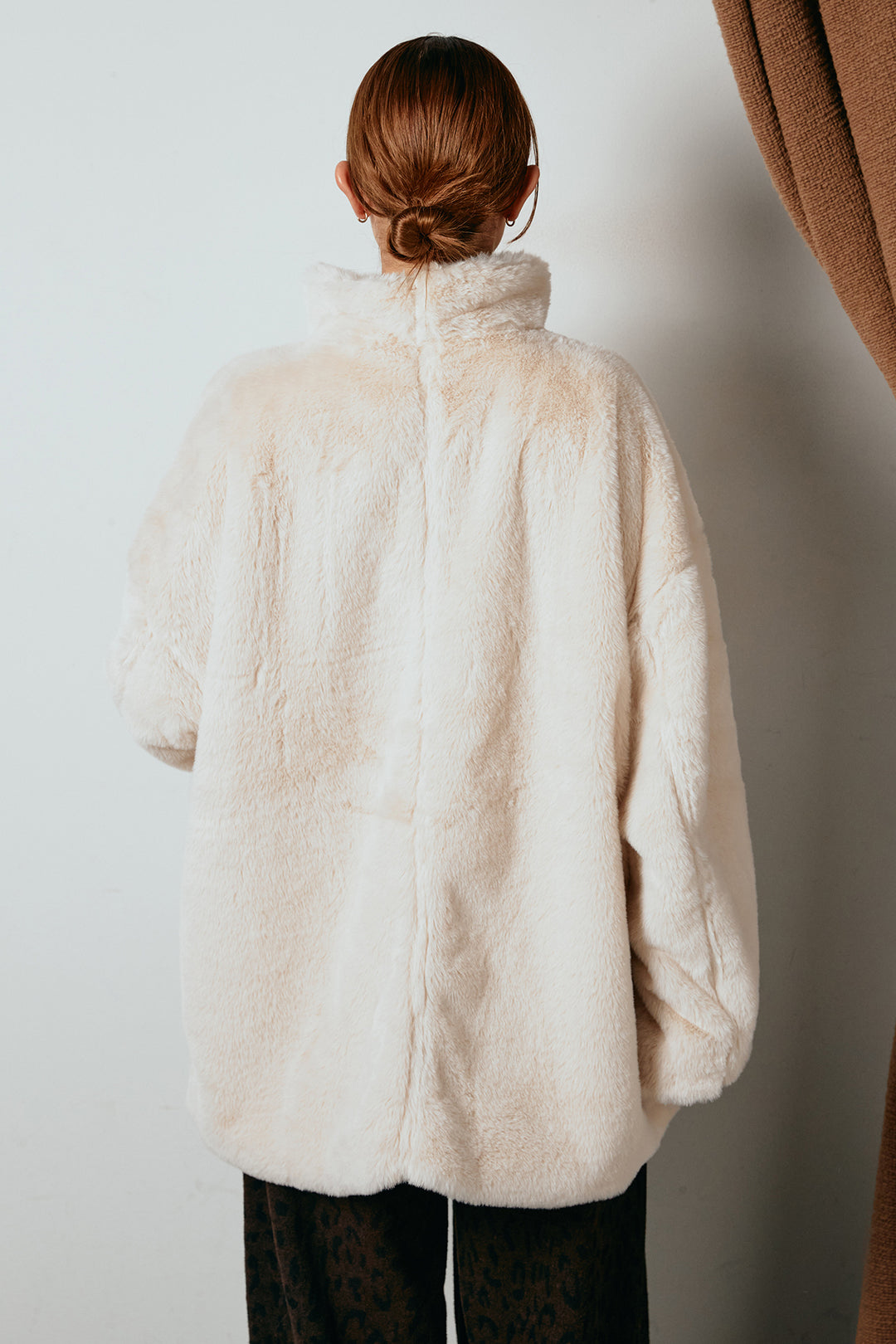 [SET]スタンドネックファーコート+フェイクレザー太ベルト付きタックワイドパンツ(2set)