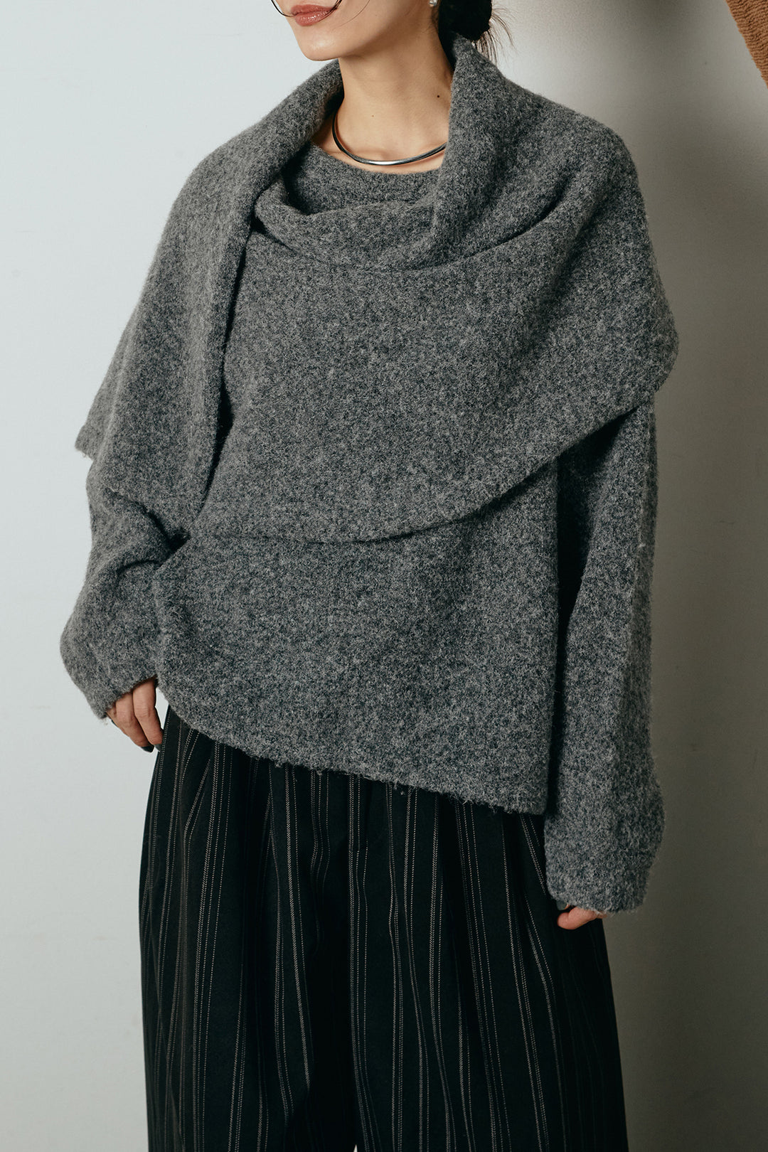 [SET]ネック巻きデザインニットトップス+タック入りマルチストライプ柄ワイドパンツ(2set)