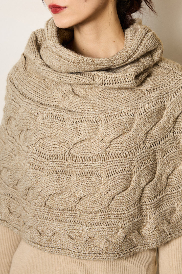 ケーブル編みケープレイヤードニット