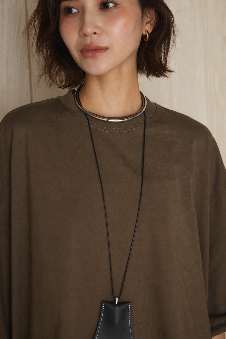 バックワンポイントデザインオーバーTシャツ