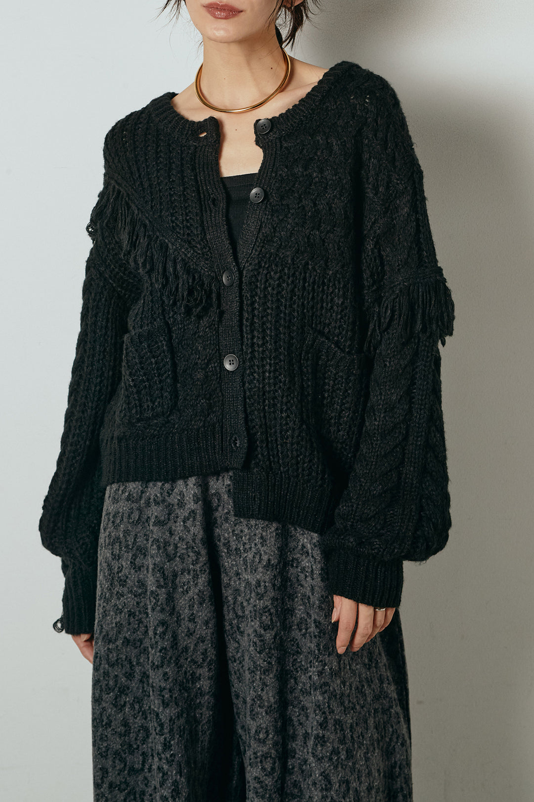 [SET]ランダムフリンジニットカーディガン+リラックスレオパード柄ワイドパンツ(2set)