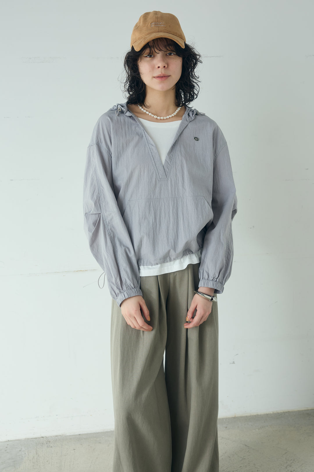 [SET]レイヤードデザインフーディートップス+サイド調整ベルトタックパンツ(2set)