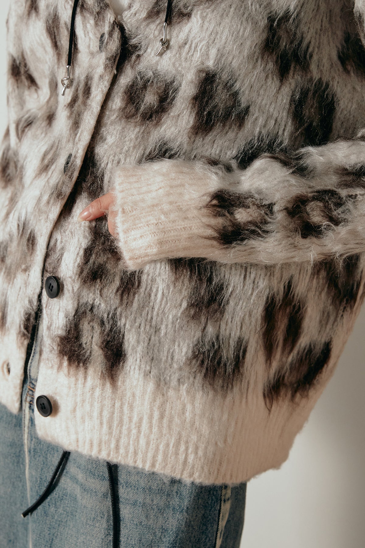即納】モヘアタッチレオパードVネックカーディガン – ESICA