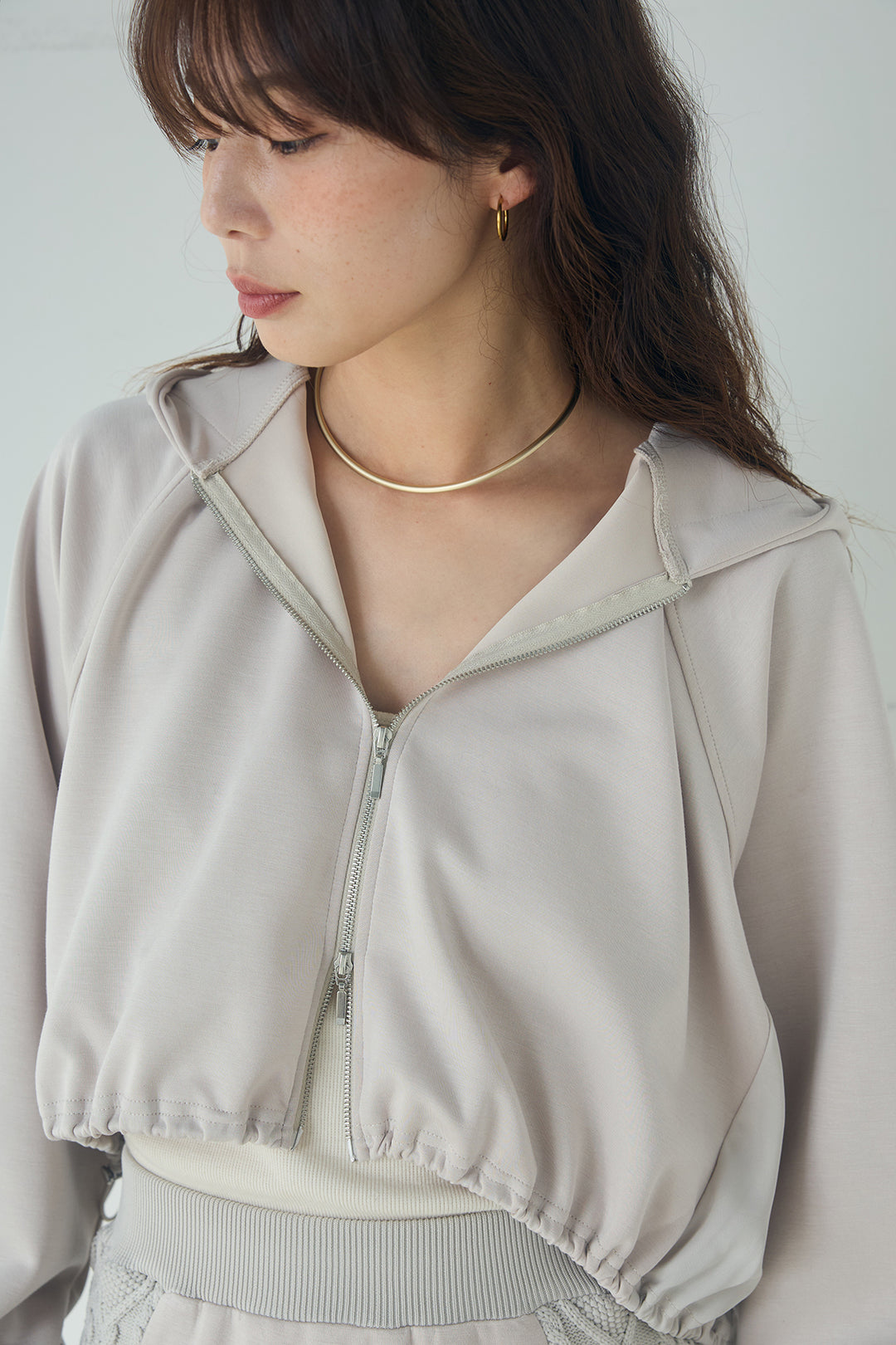 [SET]ドルマンショートフーディー+異素材ドッキングケーブルニットスカート(2set)