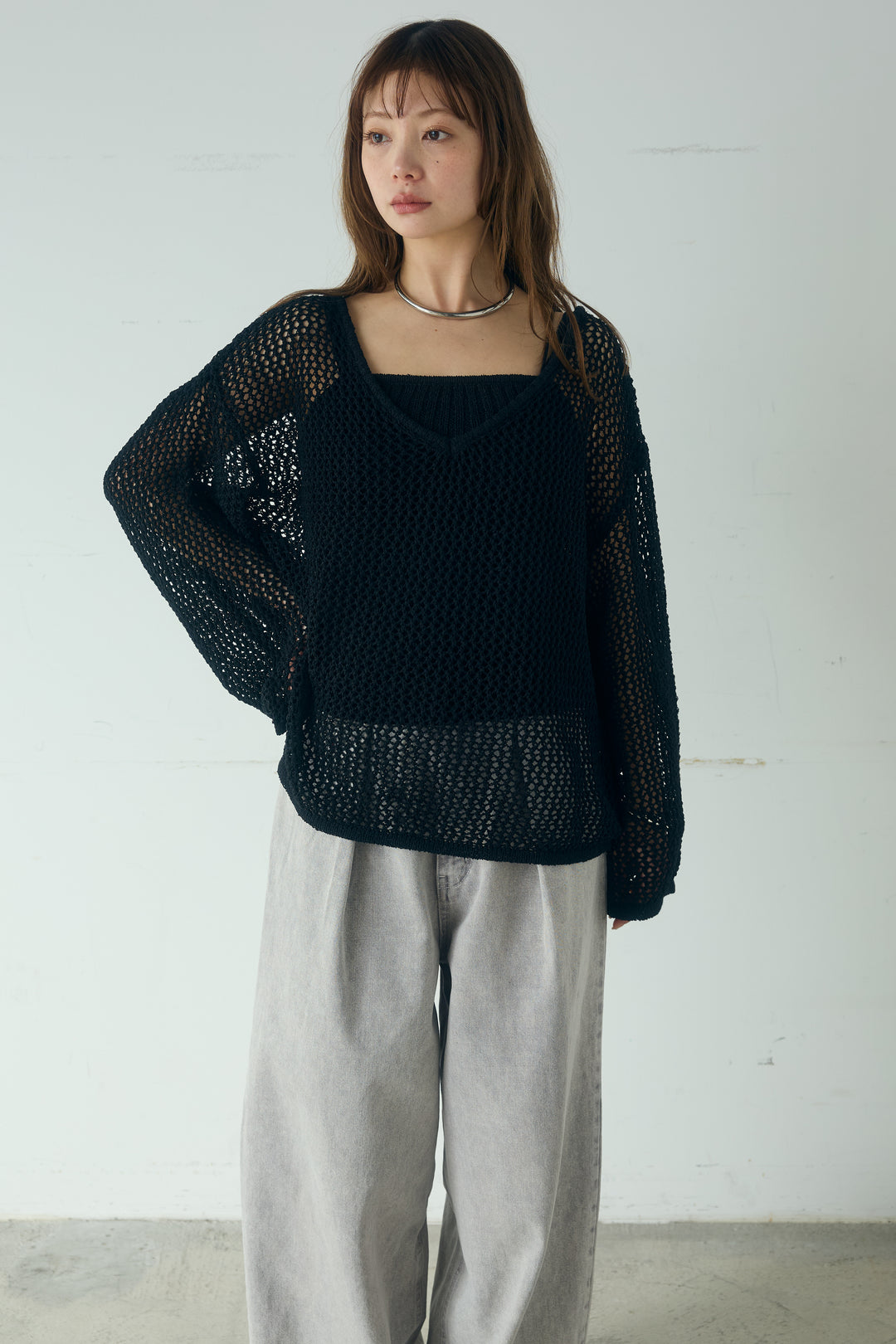 [SET]メッシュ編みビスチェセットVネックプルオーバー+カラーデニムタックカーブパンツ(2set)