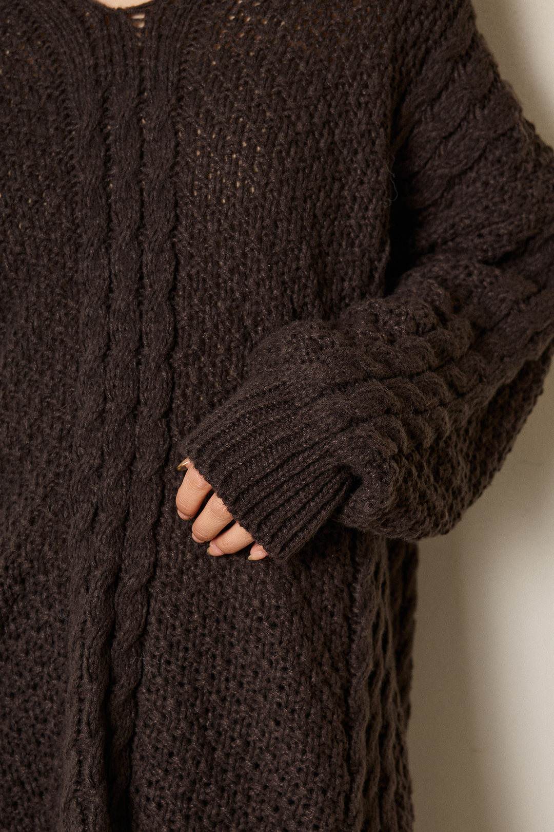 デニムカラーケーブルオーバーニット