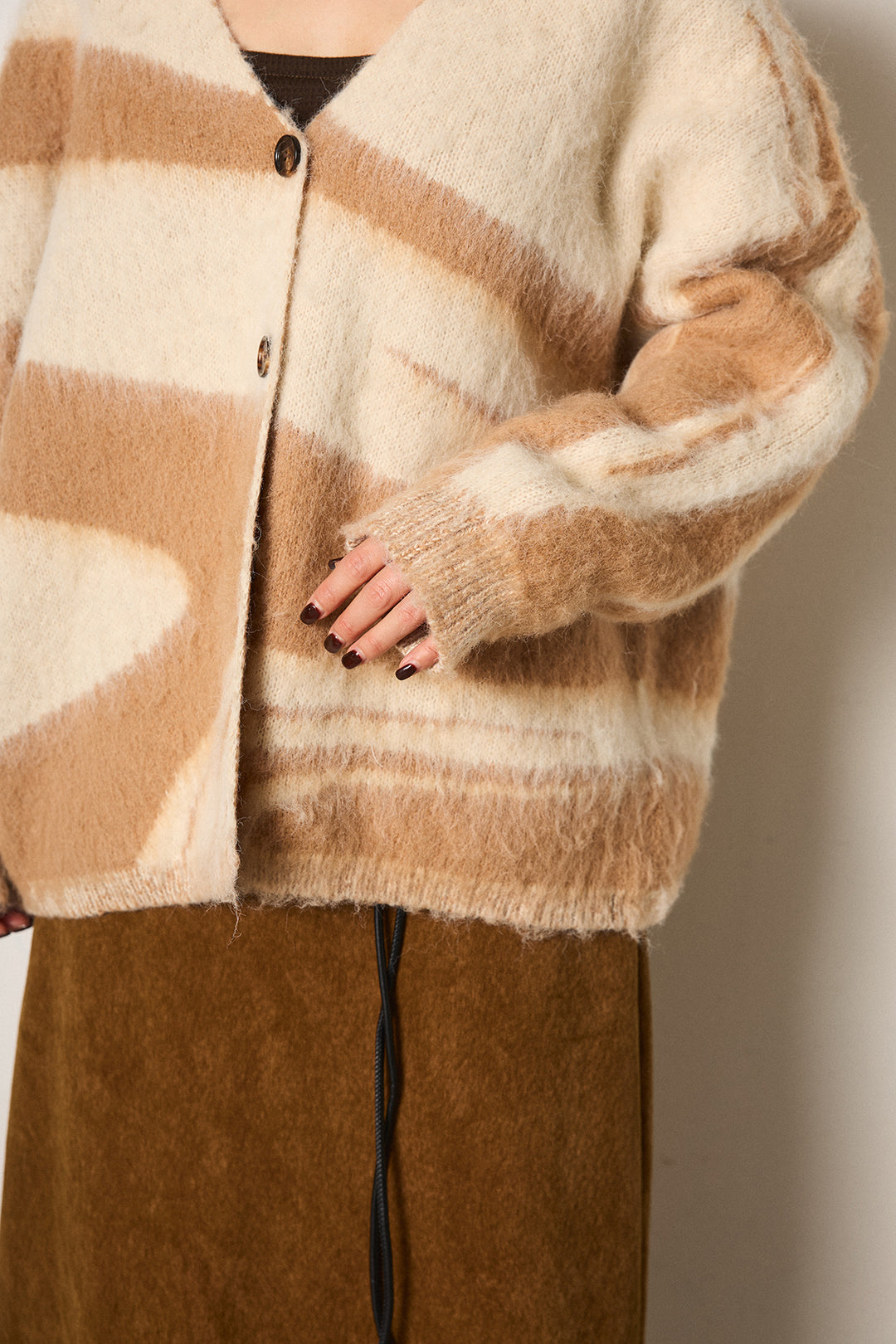 [SET]アクセントブラッシュドカーディガン+ロープベルト付きスウェード調スカート(2set)