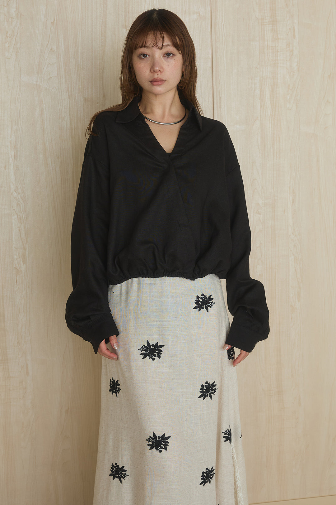 [SET]麻混襟付きトップス+レースコンビフラワー刺繍柄スカート(2set)