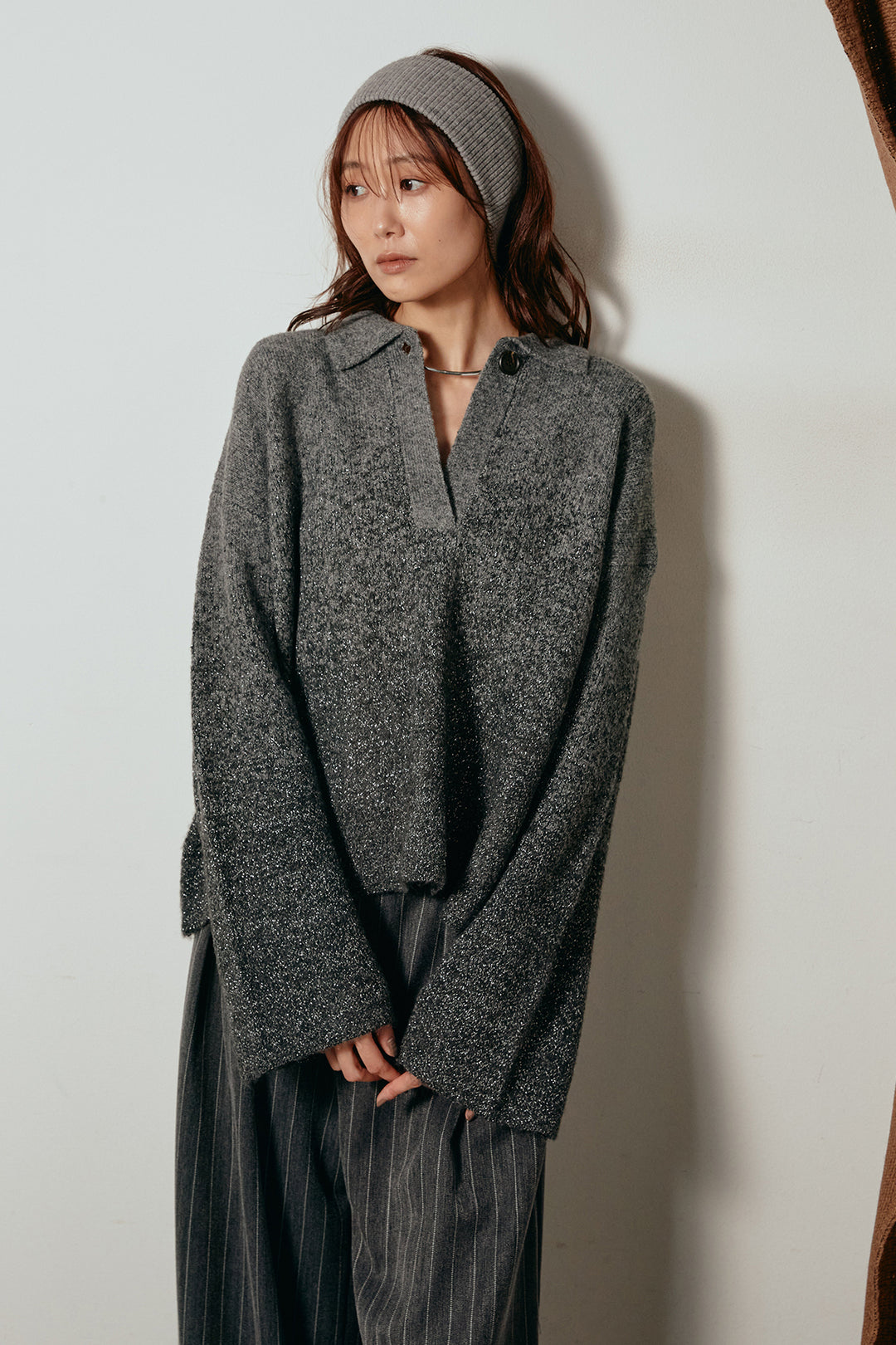 グラデーションラメニットキーネックプルオーバー