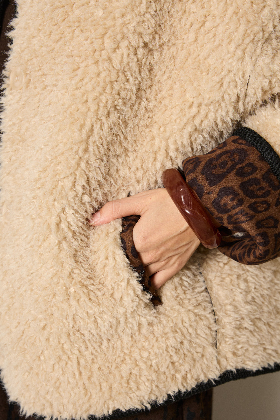 [SET]ノーカラー裏地レオパードボアアウター+レオパードジャガードニットパンツ(2set)