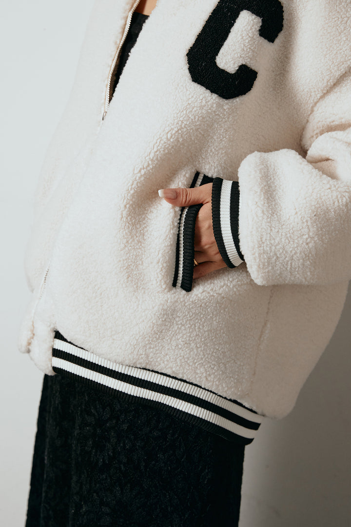 ロゴスタジャンボアブルゾン