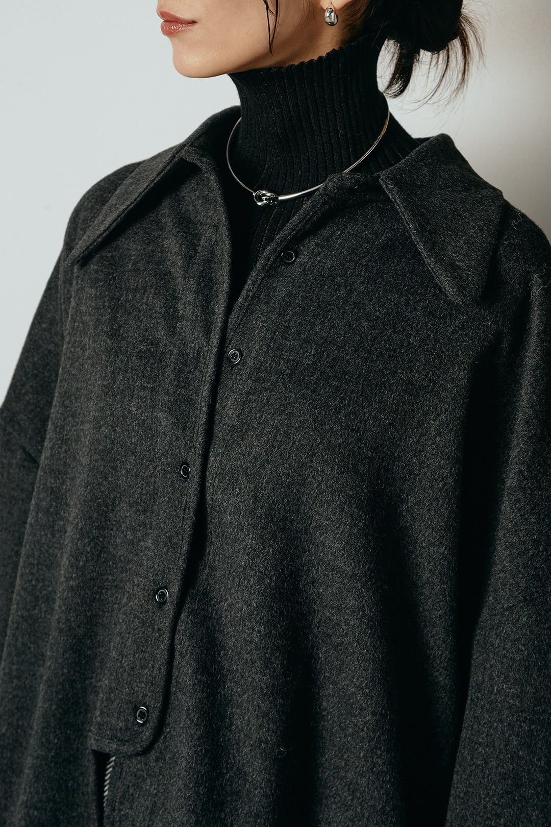 裾アシンメトリーデザインシャツ