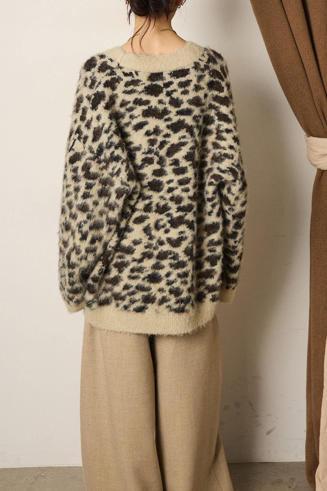 【即納】起毛Vネックレオパード柄ニットカーディガン