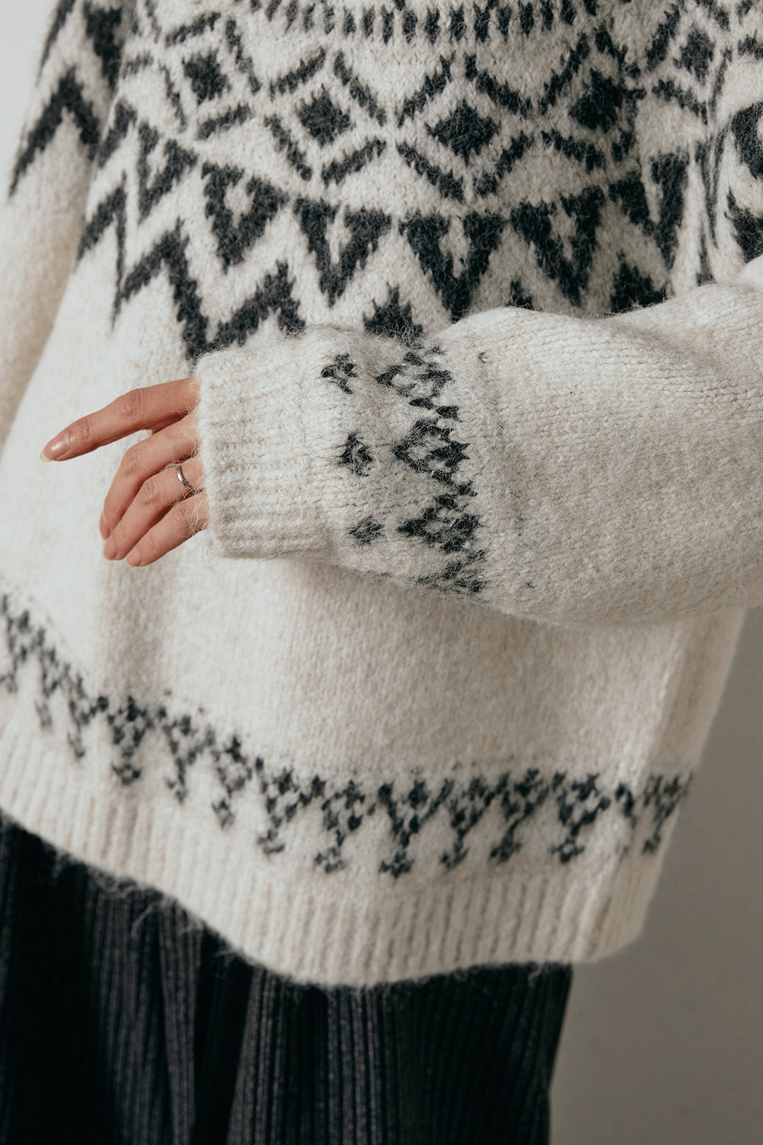 [SET]ノルディック柄Uネックプルオーバー+スエード調ベルト付きチェックナロースカート(2set)