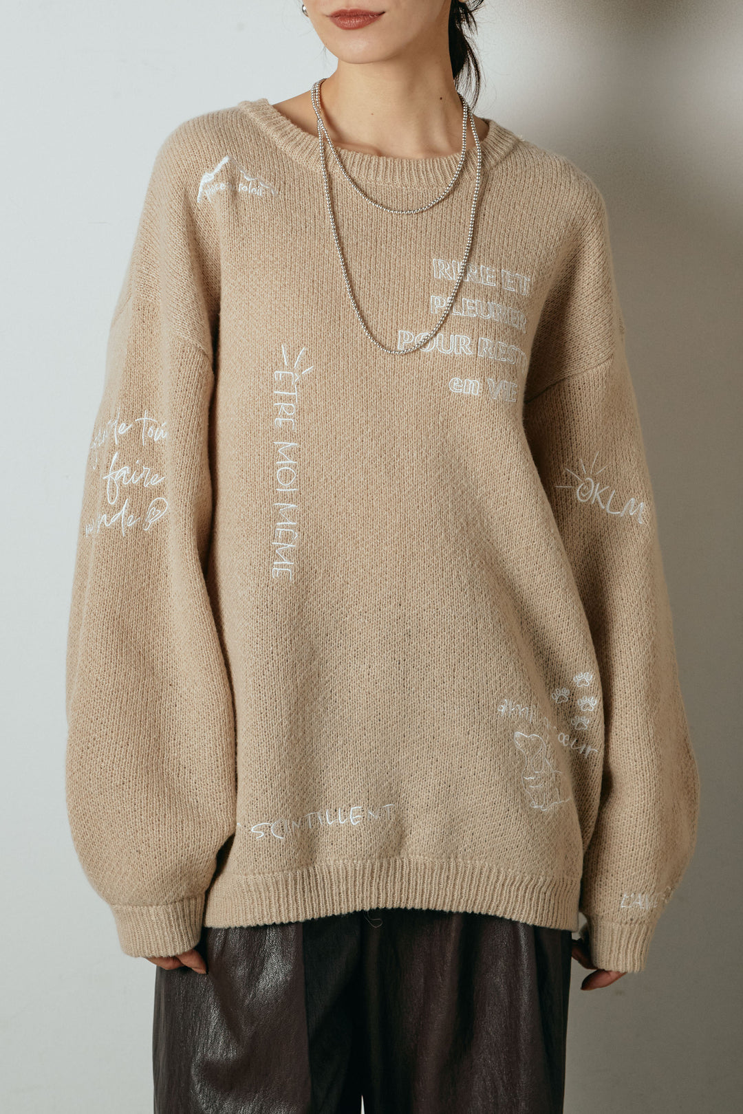 【即納】刺繍ロゴランダムデザインニットトップス