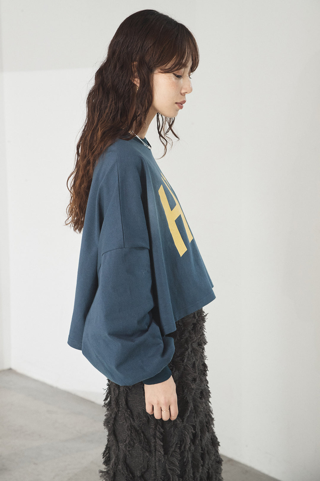 ビッグロゴHRU袖ボリュームトップス