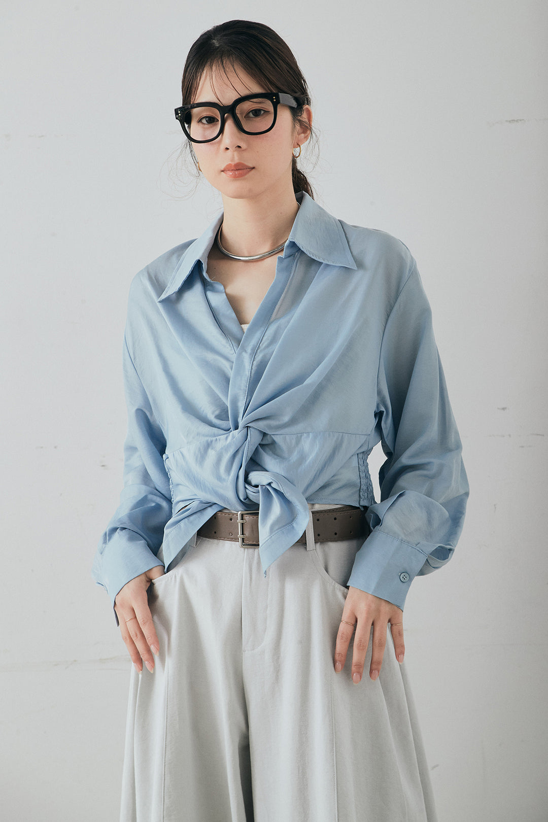 裾巻きツイストデザインシャツ