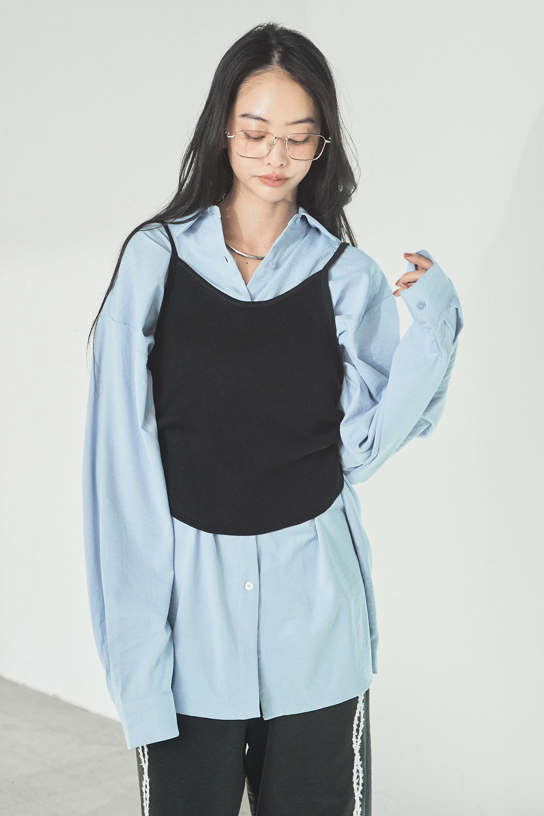 [SET]ニットキャミ付きシャツ+刺繡テープラインパンツ(2set)