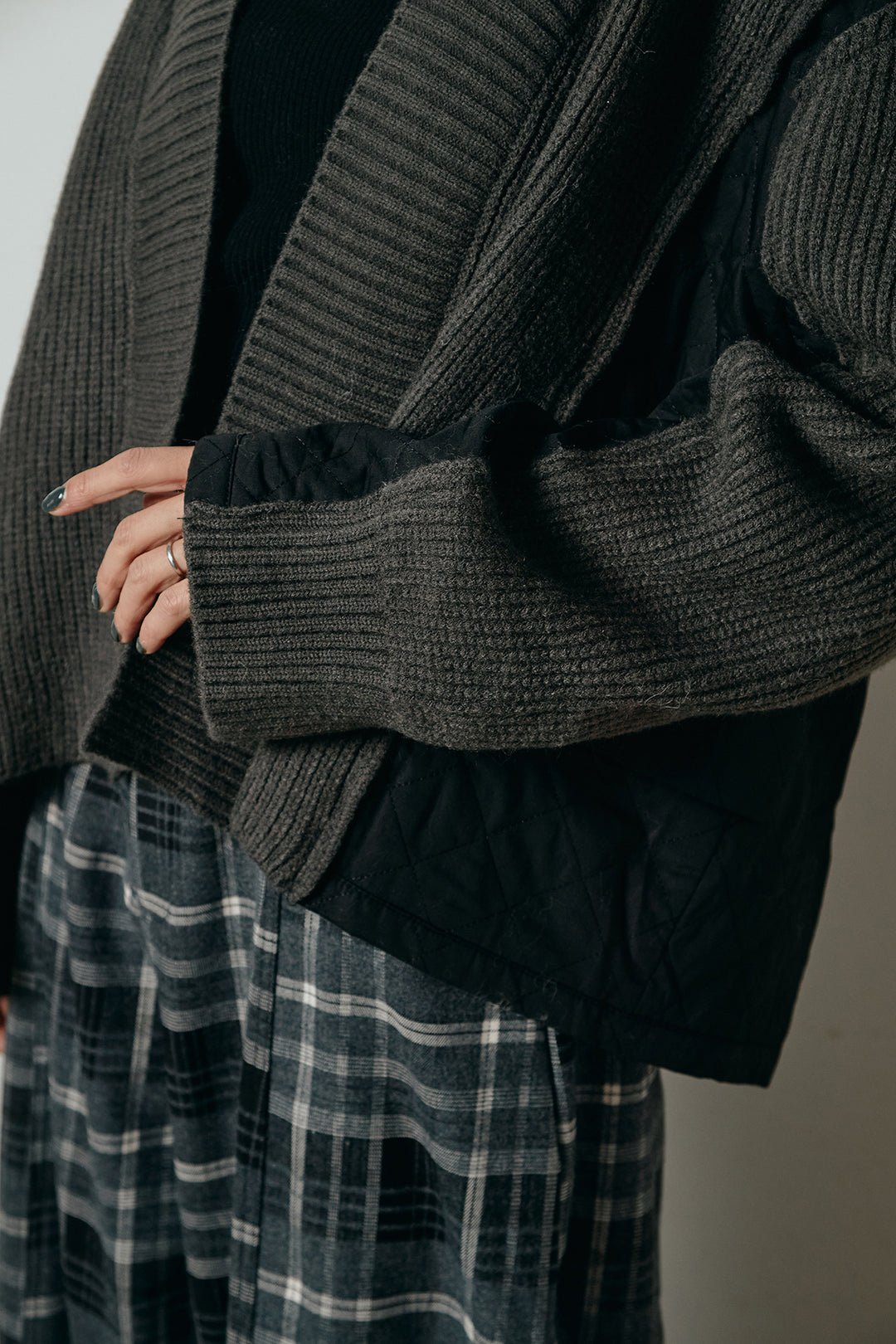 [SET]キルティング切り替えニットカーディガン+ベルト付きタータンチェックカーブワイドパンツ(2set)