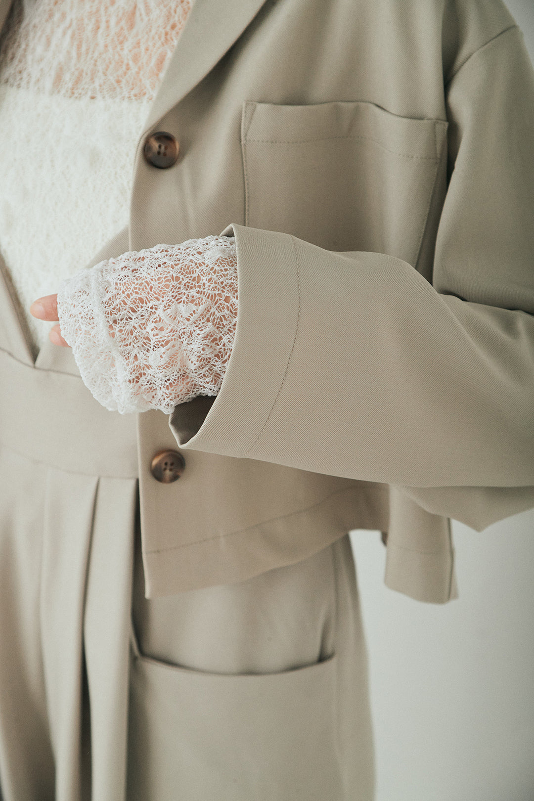 [SET]バックジップデザインショートツイルジャケット+キャミロングオールインワン+ストレッチレースクルーネックインナー(3set)