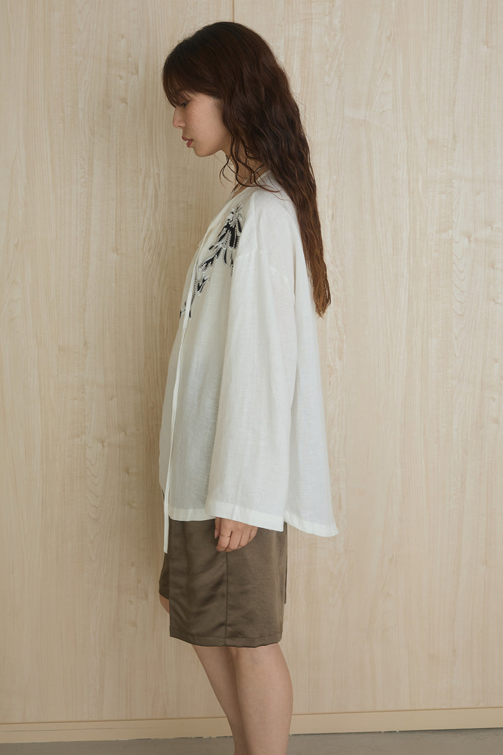 麻混フラワー刺繍柄ブラウス