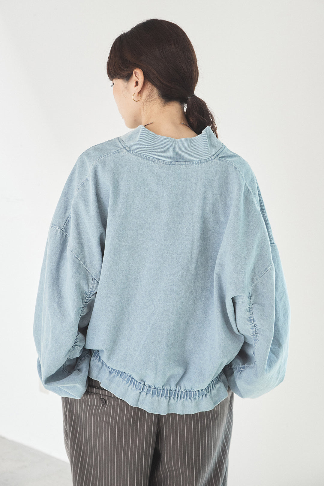 [SET]袖シャーリング裾フリルデニムブルゾン+レオパードサテンナロースカート(2set)