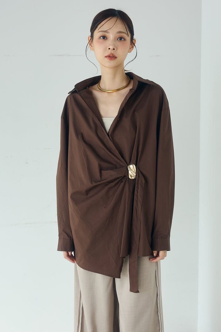 サイド留め具デザインシャツ